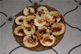 Яблочные кольца с медом, изюмом и орехами coochelper.ucoz.com