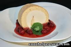 Рулет с мороженым и вишневым сиропом coochelper.ucoz.com